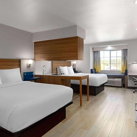 Microtel Inn & Suites By Wyndham Tracy Exterior foto