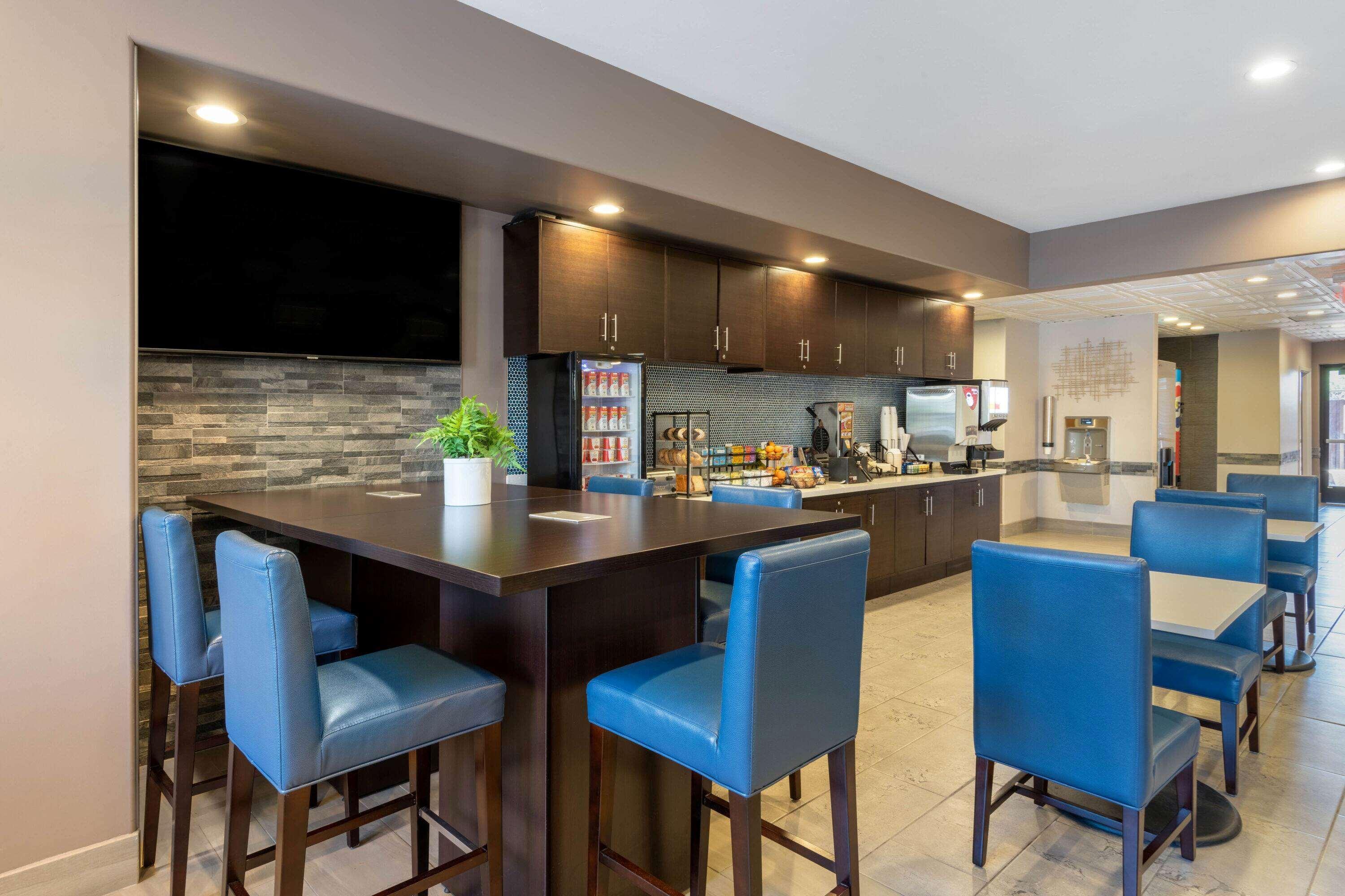Microtel Inn & Suites By Wyndham Tracy Exterior foto