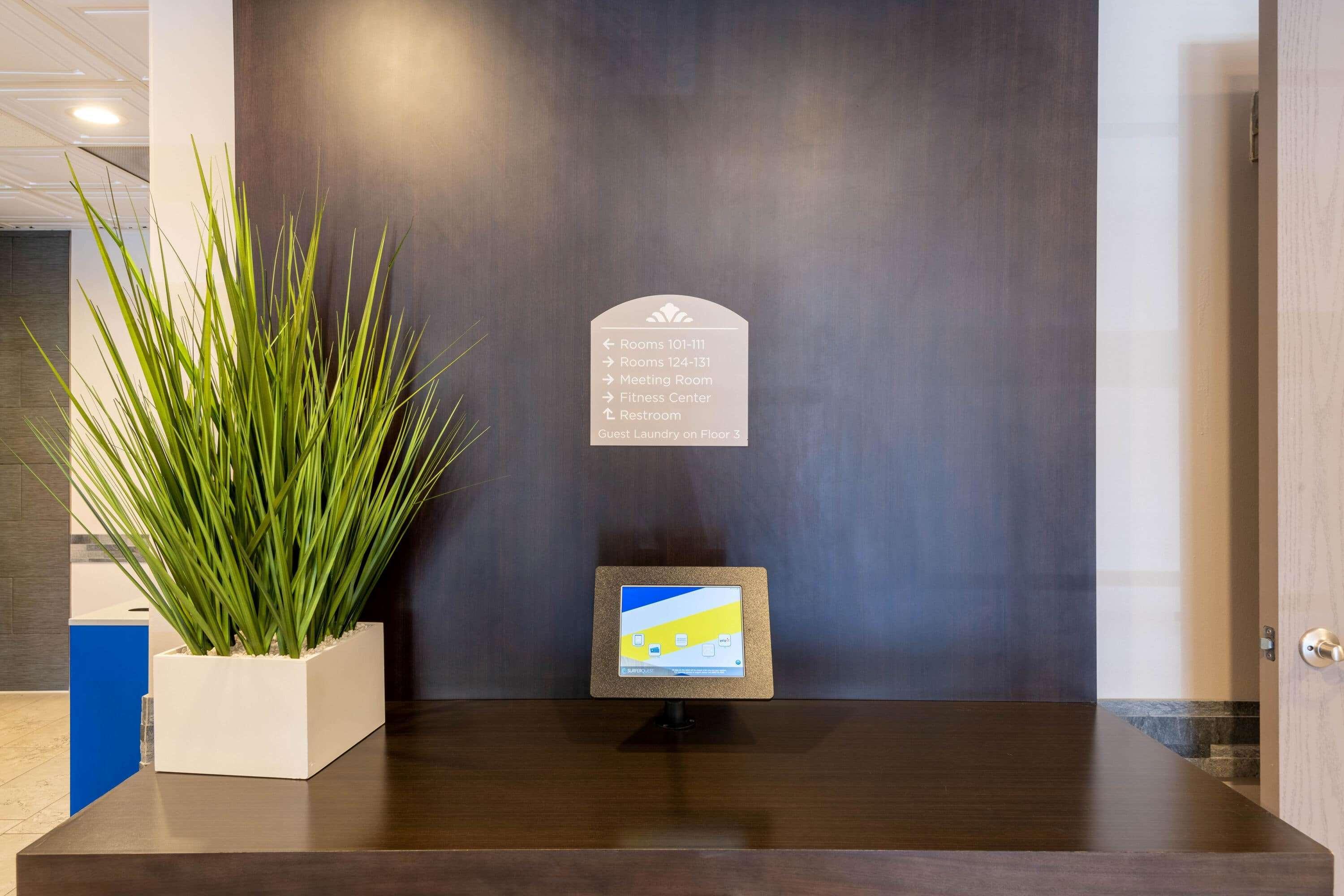 Microtel Inn & Suites By Wyndham Tracy Exterior foto