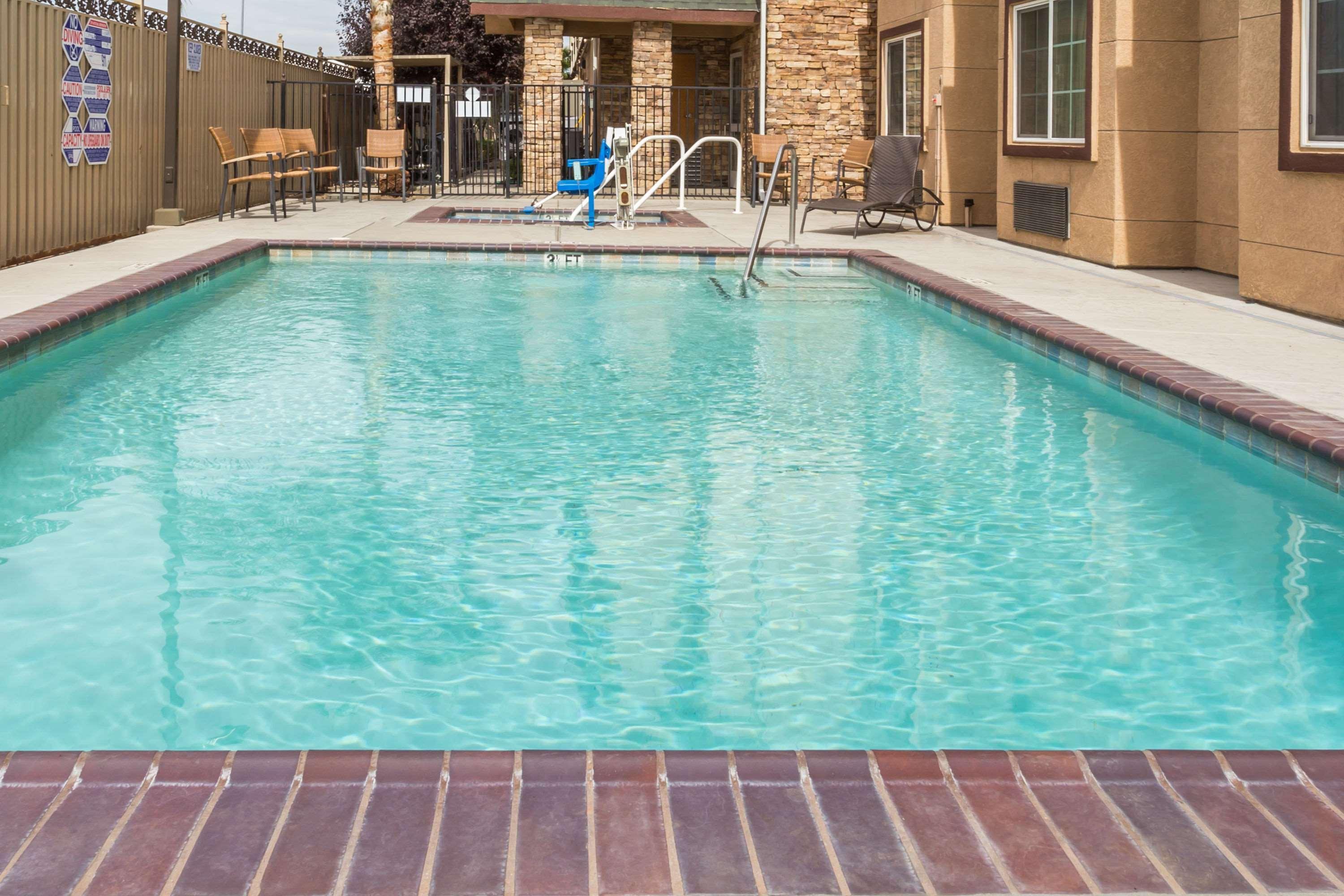 Microtel Inn & Suites By Wyndham Tracy Exterior foto