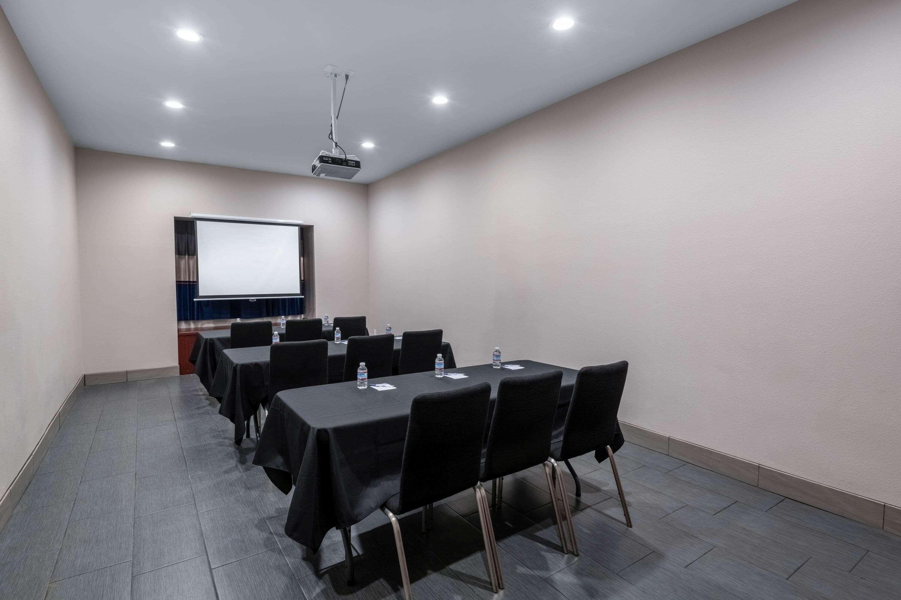 Microtel Inn & Suites By Wyndham Tracy Exterior foto