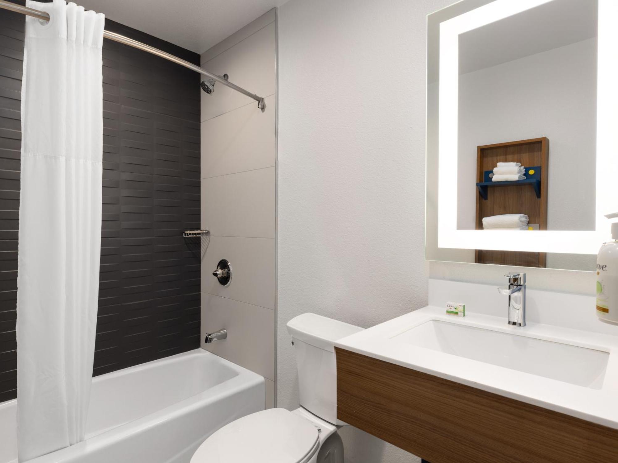Microtel Inn & Suites By Wyndham Tracy Exterior foto