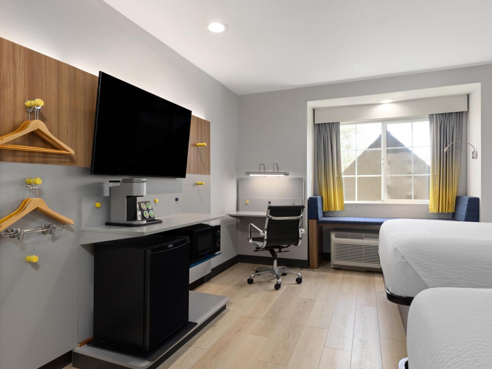 Microtel Inn & Suites By Wyndham Tracy Exterior foto